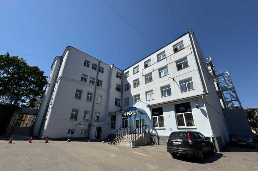 Димитрова, 4